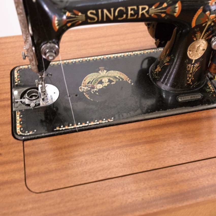 Meuble de couture avec machine SINGER – Brocante La Vitrine